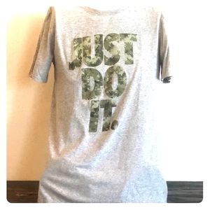 Nike Graphic Tee